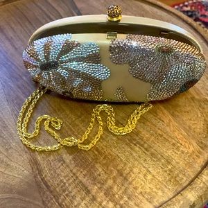 Rodo beaded clutch